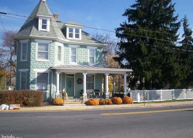 Property at 9 Queen St N, Shippensburg, PA 17257, 4 beds, 1.5 baths