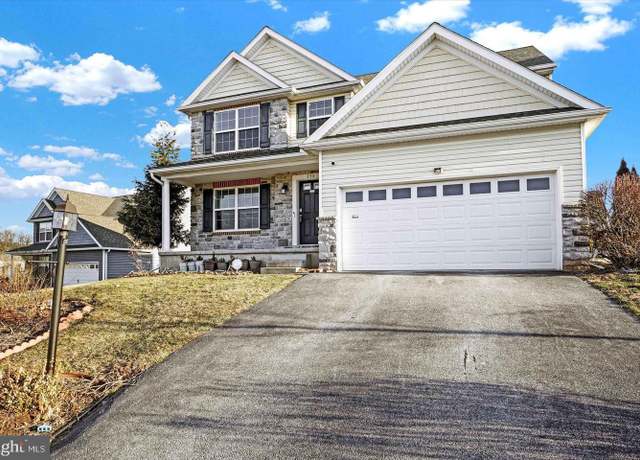 Property at 230 Joshua Dr, York, PA 17404, 5 beds, 3.5 baths