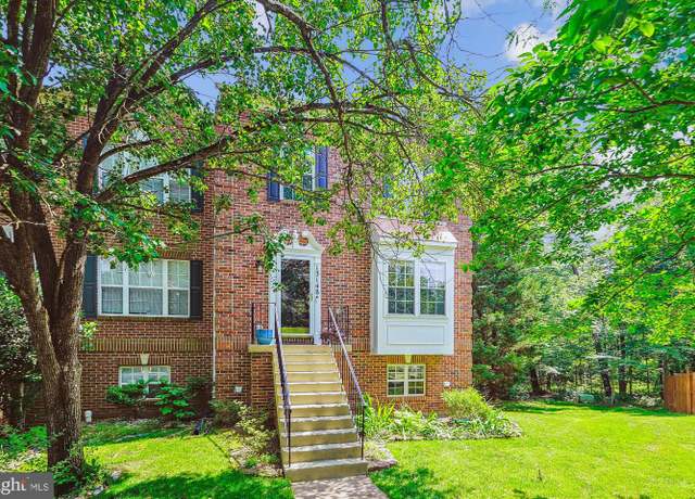 Property at 13148 Ashnut Ln, Herndon, VA 20171, 3 beds, 3 baths