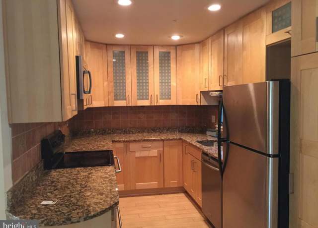 Property at 11301 Gatesborough Ln, Reston, VA 20191, 4 beds, 2 baths