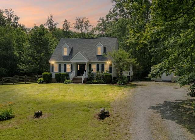 Property at 17 Jack Ellington Rd, Fredericksburg, VA 22406, 4 beds, 3.5 baths