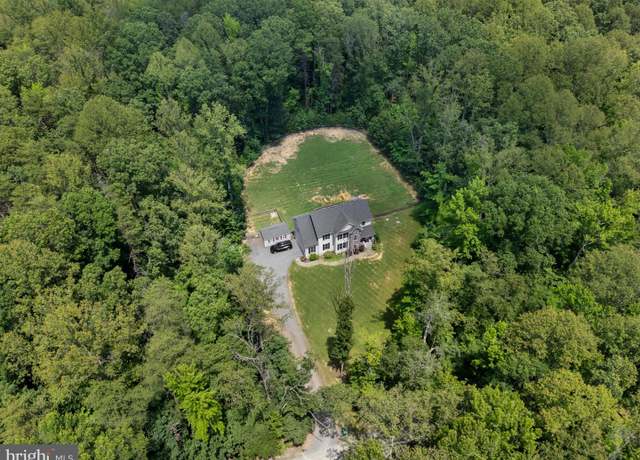 Property at 30 Cypress Ln, Fredericksburg, VA 22406, 4 beds, 2.5 baths
