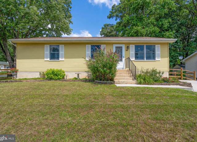 Property at 25 Garvey Ln, Newark, DE 19702, 3 beds, 2 baths