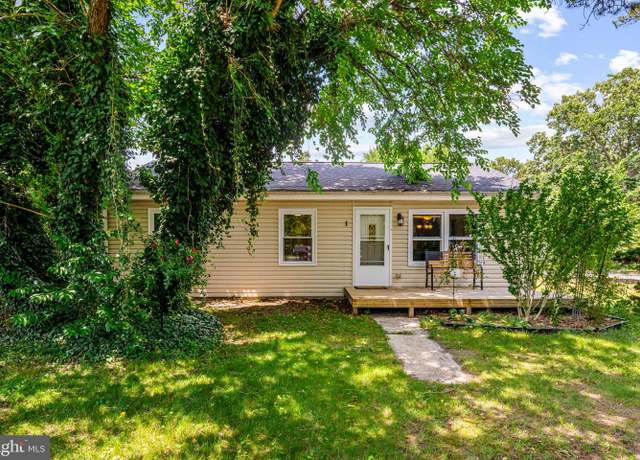 Property at 5902 Colony Dr, Mays Landing, NJ 08330, 3 beds, 1 bath