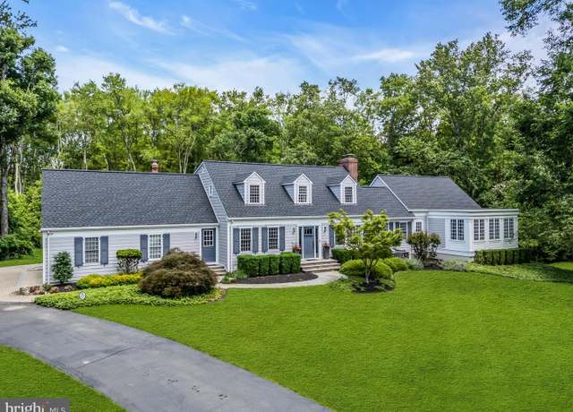Property at 41 Fairway Dr, Princeton, NJ 08540, 5 beds, 4.5 baths
