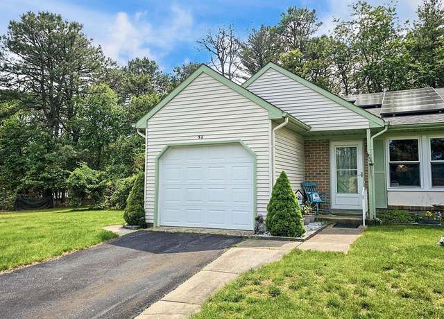 Property at 5 Stonybrook Ct Unit A, Whiting, NJ 08759, 2 beds, 1.5 baths