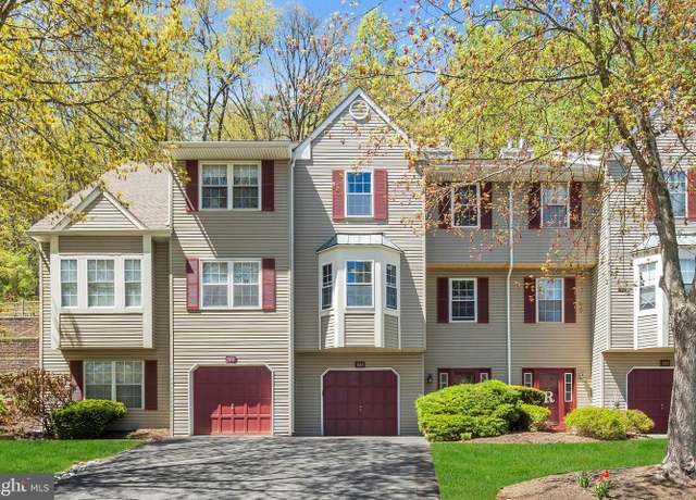 Property at 103 Pinehurst Dr, Washington, NJ 07882, 2 beds, 2.5 baths