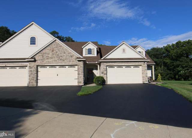 Property at 7 Pfautz Cir, Elizabethtown, PA 17022, 3 beds, 2.5 baths