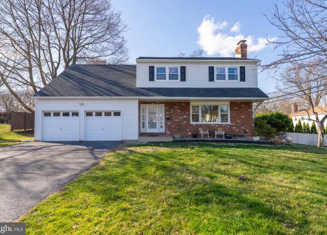 Property at 315 Cherokee St, Emmaus, PA 18049, 4 beds, 2.5 baths