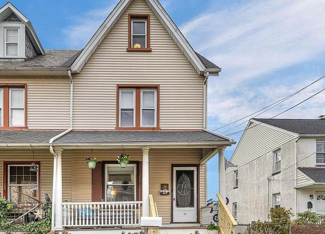 Property at 24 E 4th St, Lansdale, PA 19446, 3 beds, 1.5 baths
