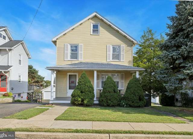 Property at 110 Cedar Ave, Willow Grove, PA 19090, 3 beds, 1 bath