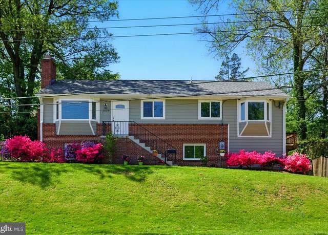 Property at 1024 N Arlington Mill Dr, Arlington, VA 22205, 4 beds, 3 baths