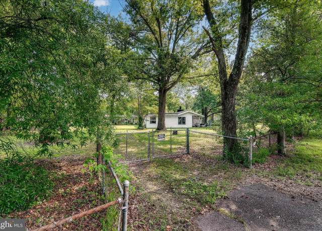 Property at 7626 Wiley Dr, Lorton, VA 22079, 2 baths