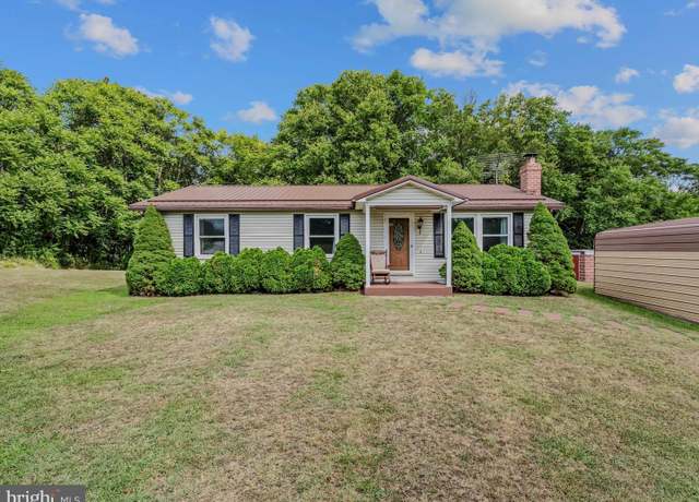 Property at 260 Bennett Ln, Berkeley Springs, WV 25411, 3 beds, 1 bath