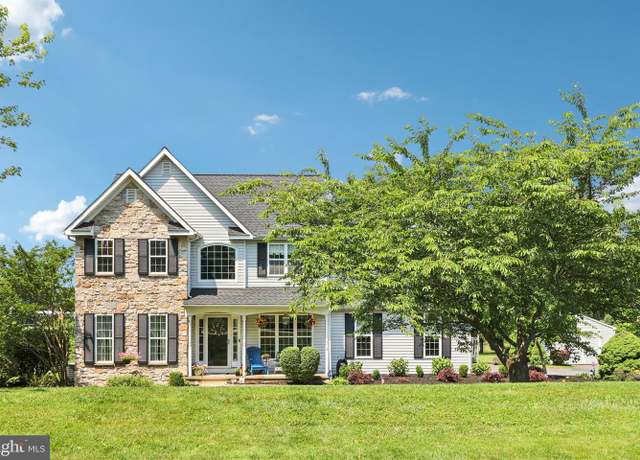 Property at 210 Lewis Farm Dr, Cochranville, PA 19330, 5 beds, 3.5 baths