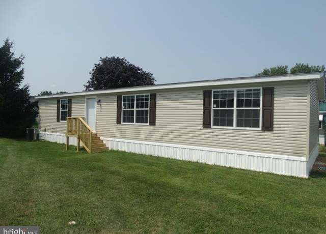 Property at 302 Cameo Dr, Fayetteville, PA 17222, 3 beds, 2 baths