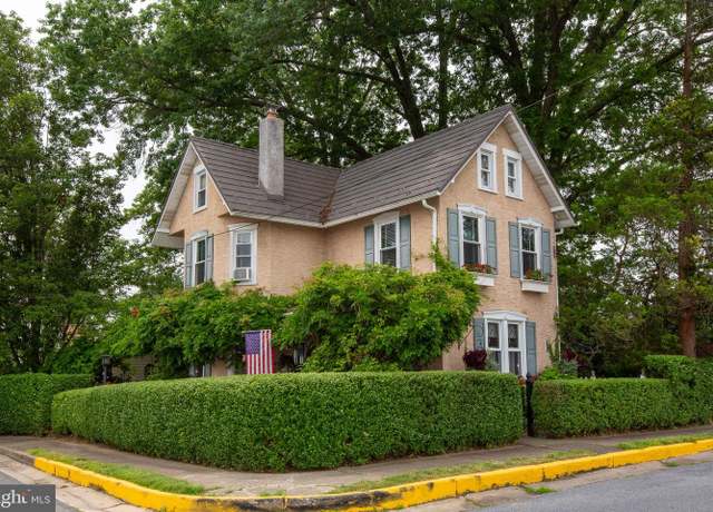 Property at 403 Center St, Pottstown, PA 19464, 3 beds, 1 bath