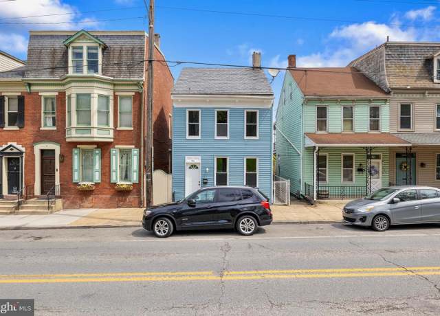 Property at 427 N Newberry St, York, PA 17401, 4 beds, 2 baths