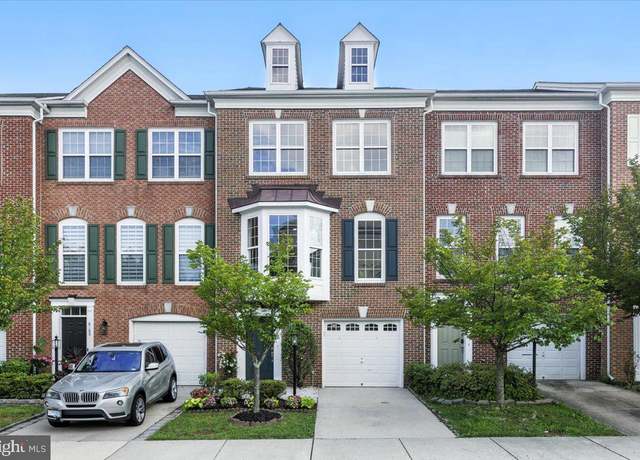 Property at 8191 Singleleaf Ln, Lorton, VA 22079, 4 beds, 3.5 baths