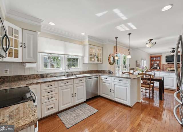 Property at 13461 Point Pleasant Dr, Chantilly, VA 20151, 5 beds, 3.5 baths