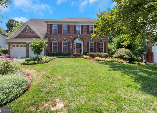 Property at 14501 Picket Oaks Rd, Centreville, VA 20121, 5 beds, 3.5 baths