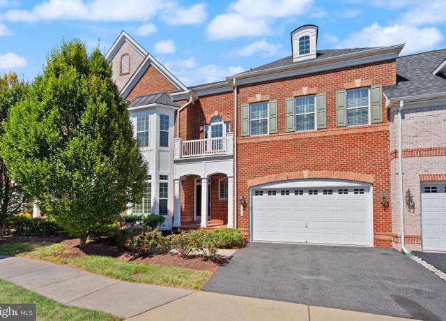 Property at 3884 Billberry Dr, Fairfax, VA 22033, 4 beds, 4.5 baths