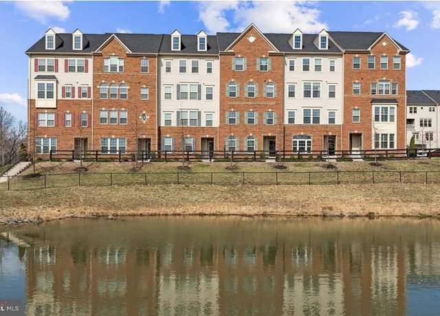 Property at 42087 Shadows Pride Ter, Aldie, VA 20105, 3 beds, 2.5 baths