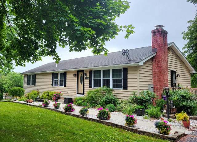 Property at 4732 Babylon Rd, Taneytown, MD 21787, 4 beds, 3 baths