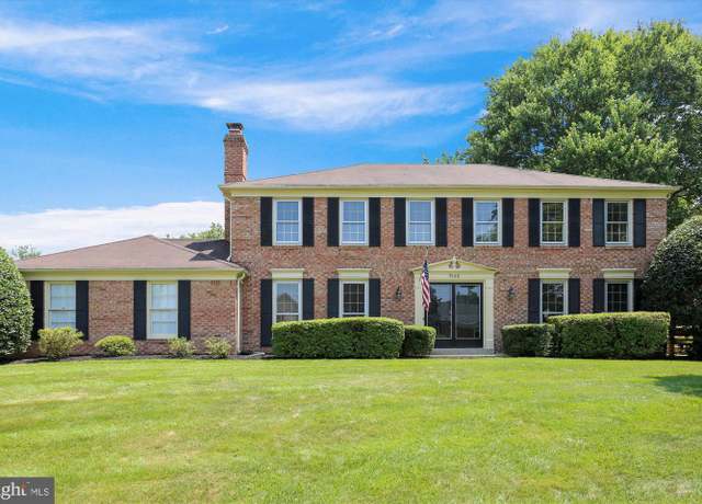 Property at 9100 Hunting Horn Ln, Potomac, MD 20854, 4 beds, 2.5 baths