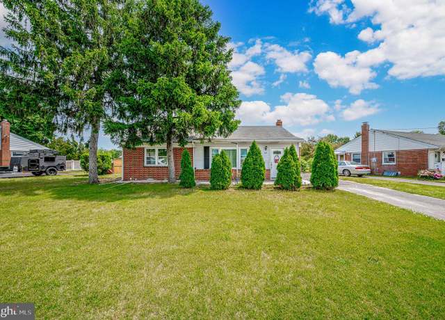 Property at 108 E Franklin Ave, Beverly, NJ 08010, 4 beds, 2 baths