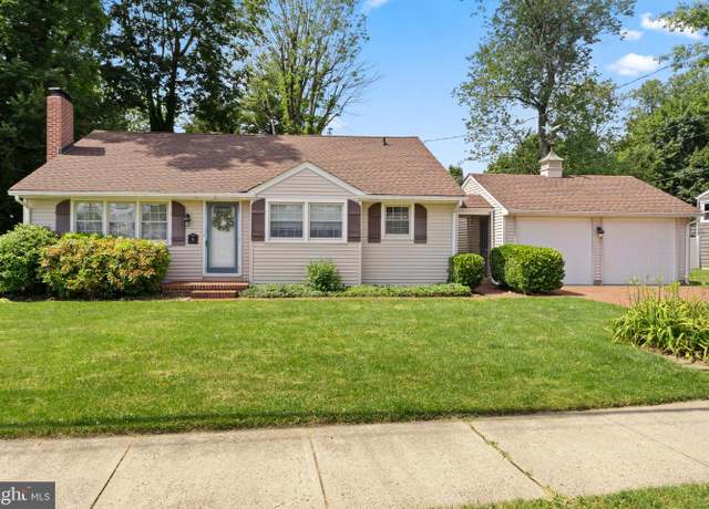 Property at 4 Scullin Dr, Hamilton, NJ 08620, 3 beds, 2.5 baths
