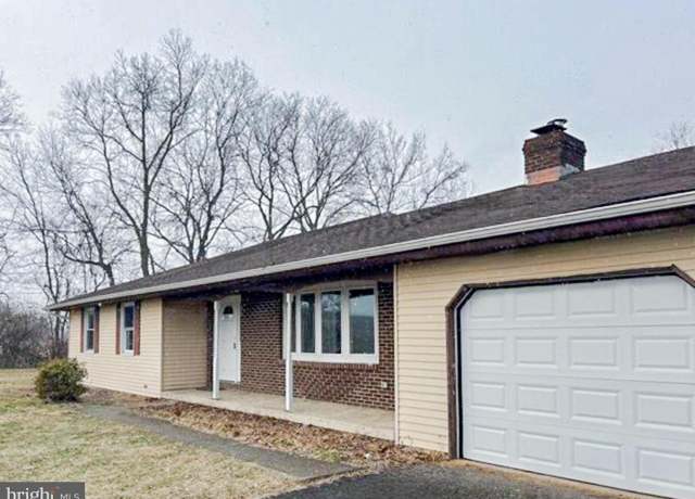 Property at 2723 River Rd, Phillipsburg, NJ 08865, 2 beds, 1.5 baths