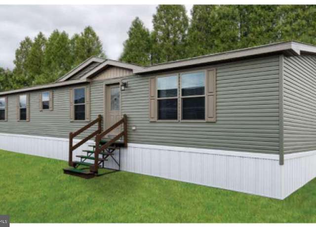 Property at 122 Keystone Ct, Honey Brook, PA 19344, 3 beds, 2 baths