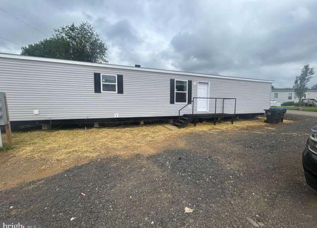 Property at 122 Keystone Ct, Honey Brook, PA 19344, 3 beds, 2 baths
