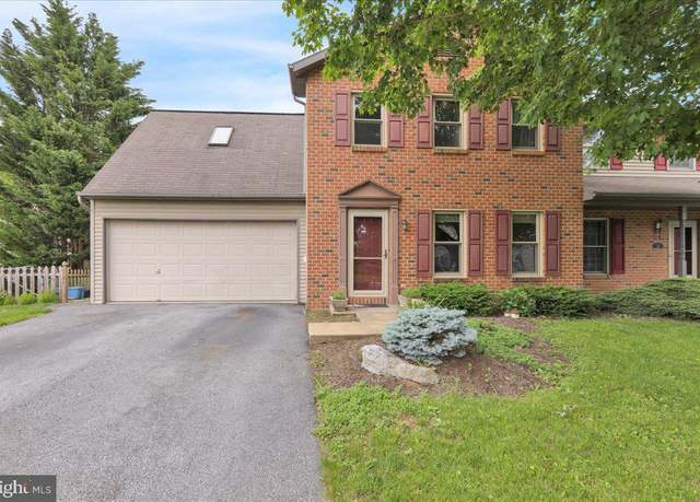 Property at 33 Pebble Creek Dr, Lititz, PA 17543, 4 beds, 1.5 baths