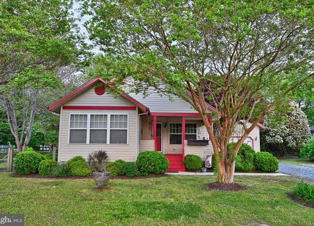 Property at 24 Assawoman Ave, Ocean View, DE 19970, 3 beds, 2 baths
