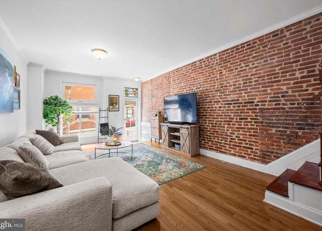 Property at 112 S Ellwood Ave, Baltimore, MD 21224, 2 beds, 3.5 baths