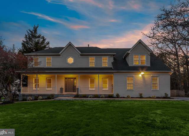 Property at 20116 Sweet Meadow Ln, Gaithersburg, MD 20882, 5 beds, 4.5 baths