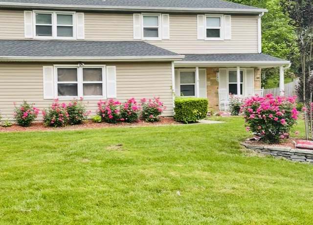 Property at 9709 Tam O Shanter Dr, Upper Marlboro, MD 20772, 4 beds, 2.5 baths