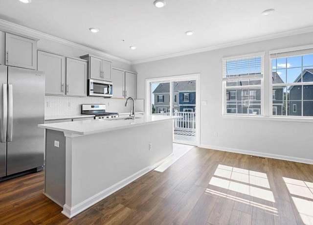 Property at 16645 Green Glade Dr, Brandywine, MD 20613, 3 beds, 3.5 baths