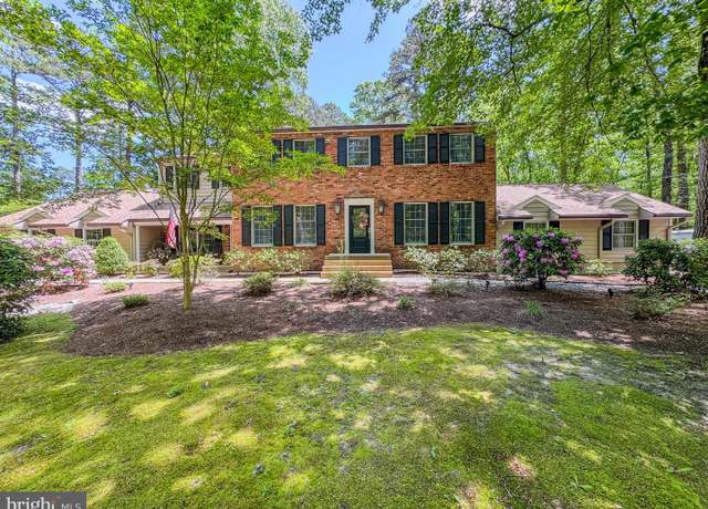 Property at 119 Mohawk Trl, Shamong, NJ 08088, 4 beds, 3 baths