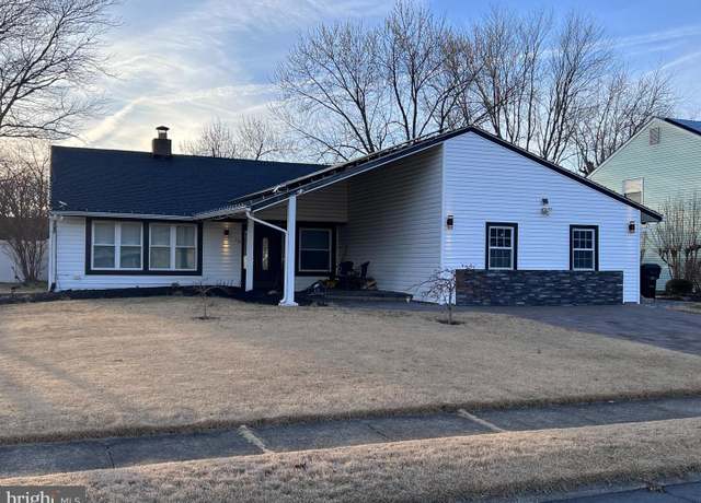 Property at 132 Arbor Meadow Dr, Sicklerville, NJ 08081, 3 beds, 2 baths