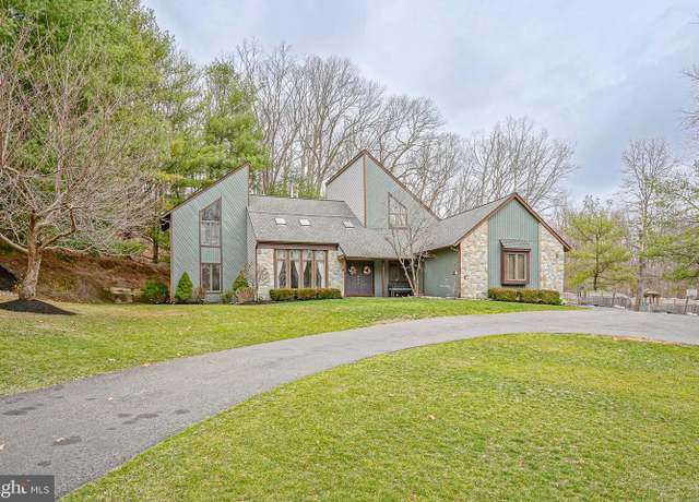 Property at 25 Berkshire Dr, Sewell, NJ 08080, 5 beds, 3 baths