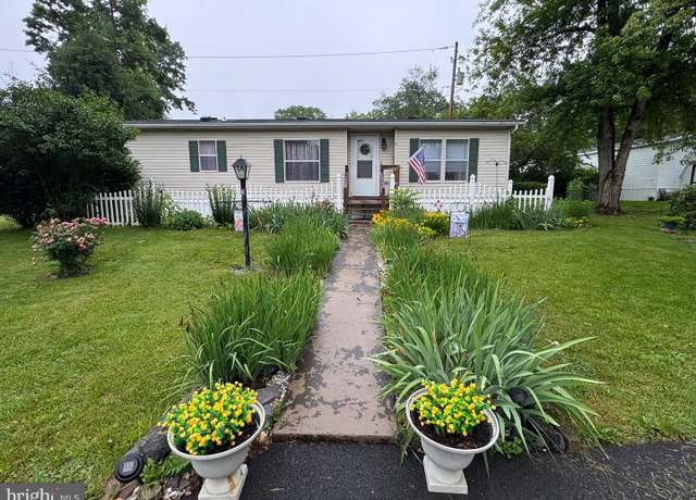 Property at 3 Pine Ter, Quakertown, PA 18951, 2 beds, 2 baths