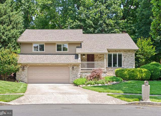 Property at 136 Briarwood Ct, Camp Hill, PA 17011, 4 beds, 2.5 baths