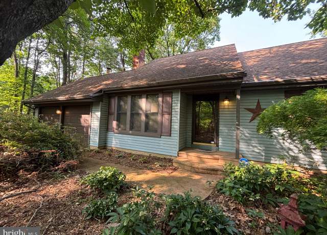 Property at 8 Vale Dr, Tabernacle Twp, NJ 08088, 3 beds, 2.5 baths