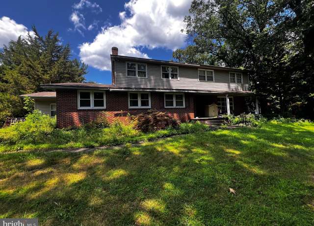 Property at 306 Coral Ave, Mount Laurel, NJ 08054, 5 beds, 2.5 baths