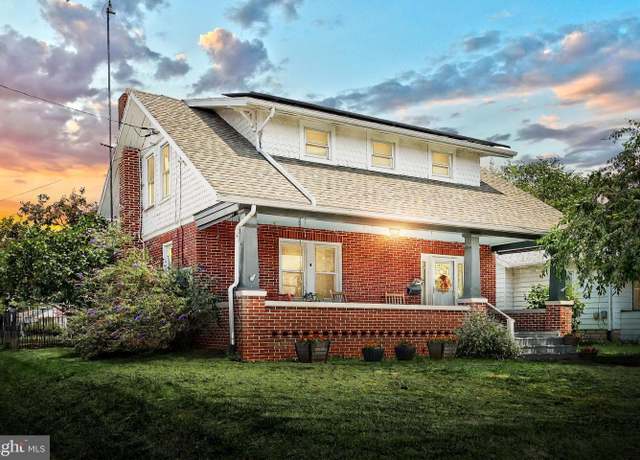 Property at 545 W King St, Littlestown, PA 17340, 3 beds, 1.5 baths