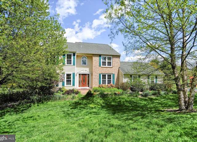 Property at 17 Nottingham Dr, West Grove, PA 19390, 4 beds, 2.5 baths