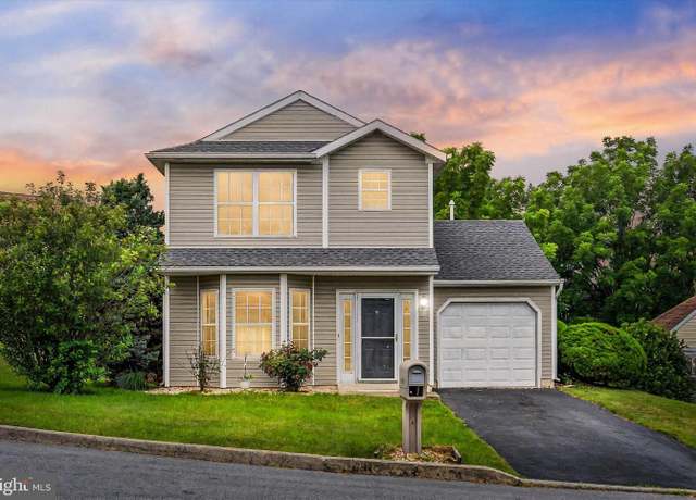 Property at 6262 S Highlands Cir, Harrisburg, PA 17111, 3 beds, 2.5 baths